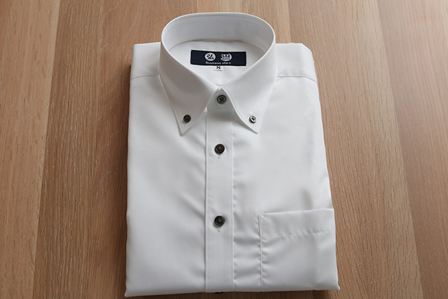 【半袖】形状安定白ワイシャツ　100番双糸　無地　黒蝶貝ボタン　301bd